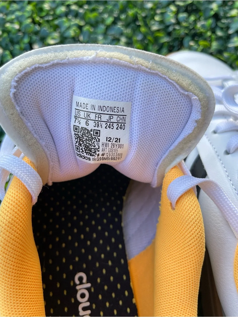 adidas White Sneakers with Black Stripes and Yellow Lining, size 7.5